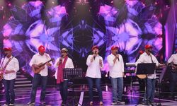 Bersama Elek Yo Band, Menko PMK Meriahkan Konser Amal untuk NTB