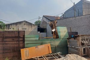 Tutup Akses Jalan Rumah Warga, Ketua RT di Bekasi: Dia Tak Izin, ini Tanah Saya