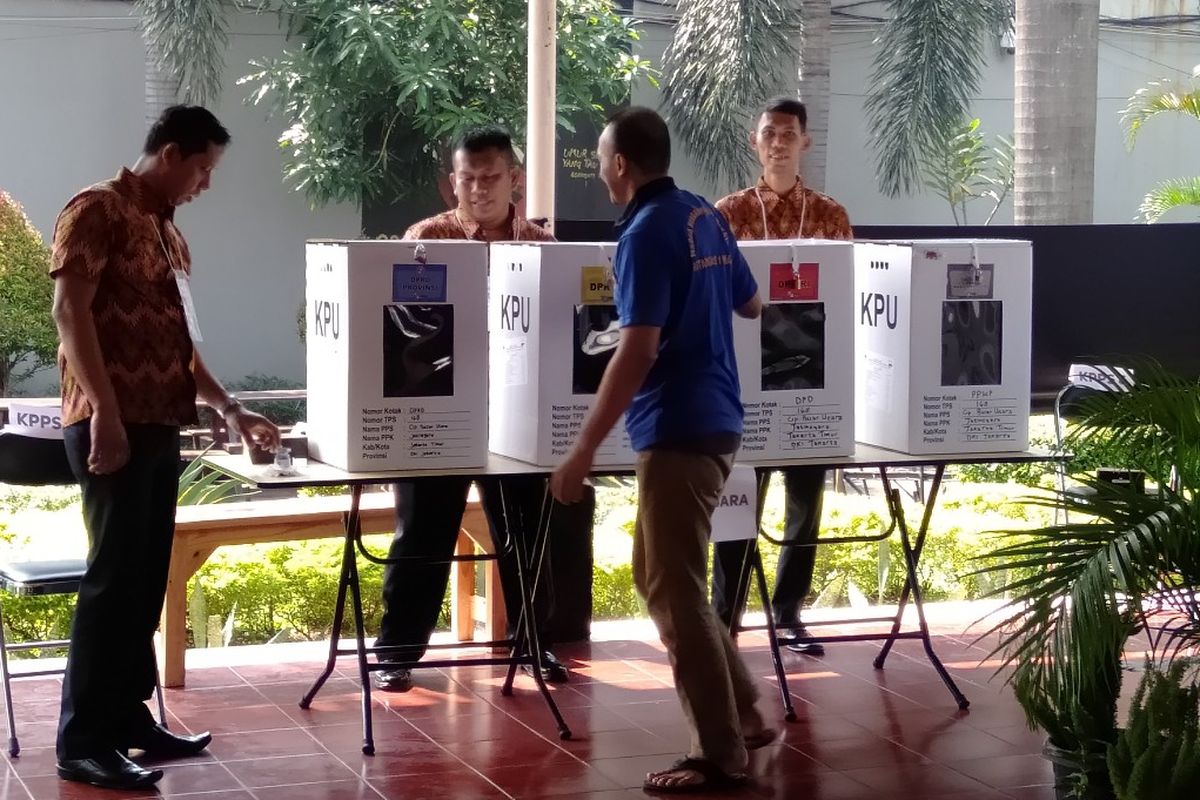 Suasana TPS Rutan Kelas I Cipinang, Jakarta Timur, Rabu (17/4/2019)