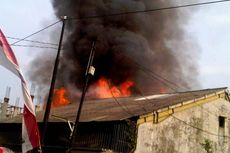 Kebakaran di Kemanggisan Pulo, 12 Rumah Hangus