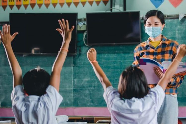 Ilustrasi siswa sedang belajar di kelas