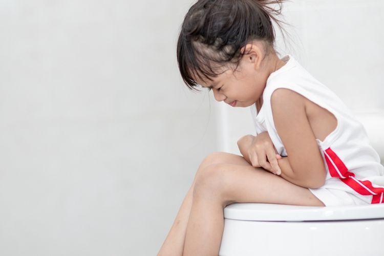 Ilustrasi anak diare, cara mengatasi diare pada anak, tanda-tanda bahaya diare