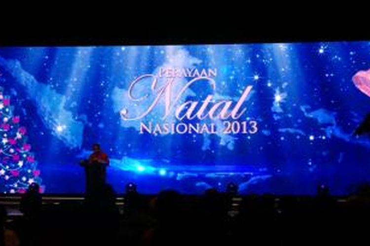 Ketua Umum Panitia Natal Nasional Balthasar Kambuaya membuka Perayaan Natal Nasional 2013 di Jakarta Convention Center, Jumat (27/12/2013). 
