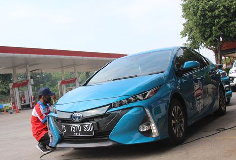 Konsumsi BBM Toyota Prius PHEV Jakarta-Yogyakarta Sentuh 19,47 kpl