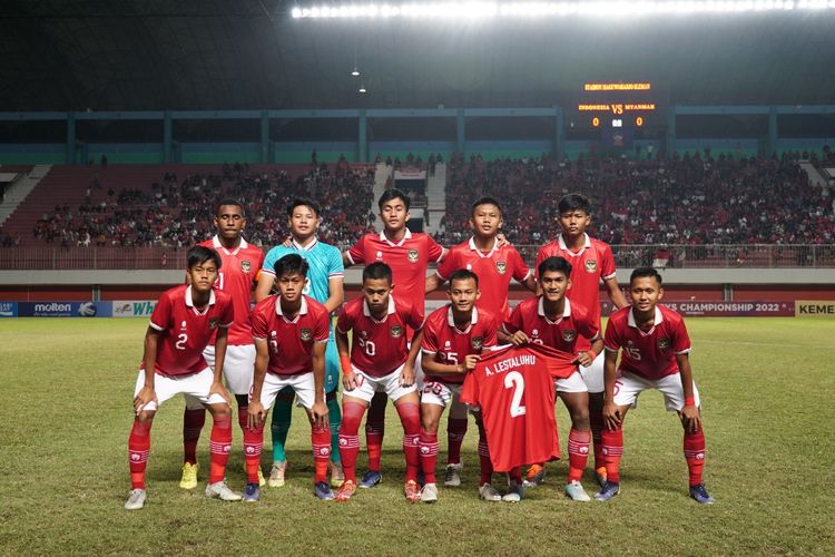 Foto skuad timnas U16 Indonesia menjelang laga versus Myanmar pada laga semifinal Piala AFF U16 2022 di Stadion Maguwoharjo, Sleman, Rabu (10/8/2022). Indonesia akan menghadapi Vietnam pada laga final Piala AFF U16 2022, Jumat (12/8/2022).