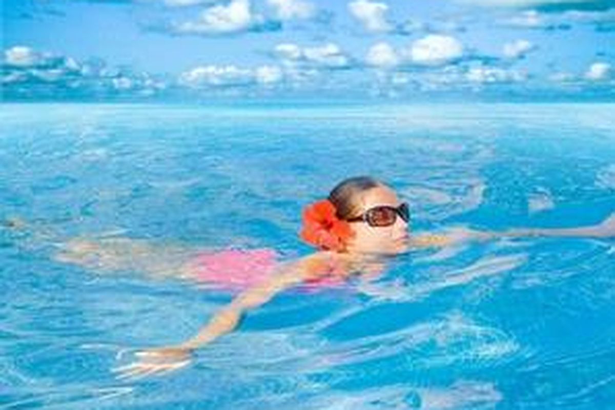 Kaporit dapat mengikis dan mengotori email gigi kita.