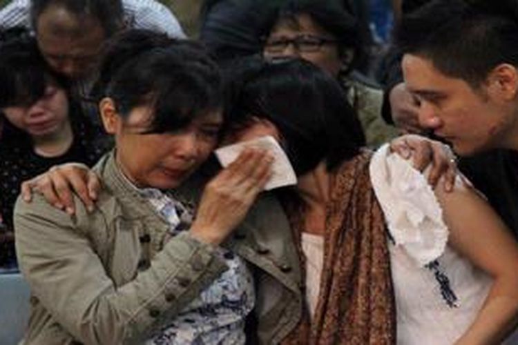 Keluarga Korban Lelah oleh Simpang Siur Informasi