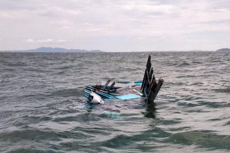 Kapal barang KM Patria Meranti GT 26 mengalami kecelakaan laut di Perairan Pulau Sugi, Kecamatan Moro, Kabupaten Karimun, Kepulauan Riau, Sabtu (30/7/2022) pagi.