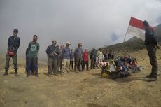 Petugas Amankan 7 Pendaki Ilegal di Gunung Gede Pangrango