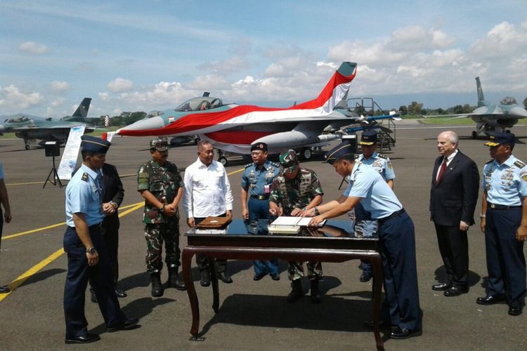 TNI Angkatan Udara resmi menerima 24 unit pesawat tempur F-16 dari Amerika Serikat.