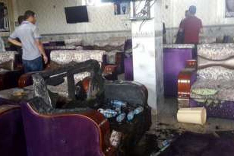 Beginilah suasana sebuah kafe di Samarra, Irak yang diserang ISIS saat puluhan penggemar klub Real Madrid berkumpul.