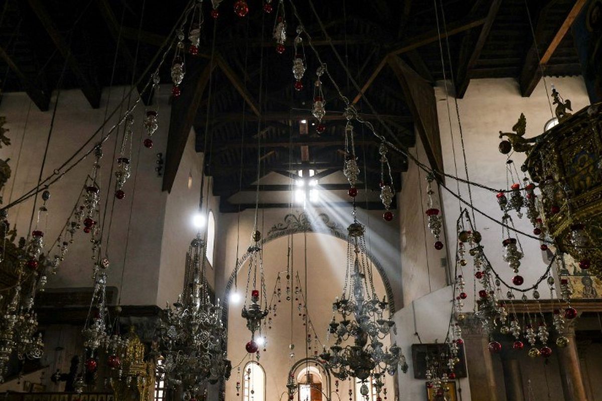 Situasi Gereja Kelahiran atau Gereja Nativitas di Kota Betlehem, Tepi Barat yang diduduki Israel, pada 22 Desember 2024 menjelang Natal.