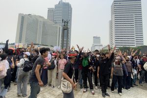 Bundaran HI Dipadati Massa Aksi, Jalan Sudirman-Thamrin Ditutup