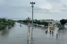 Banjir di Kaligawe Semarang Bikin Kemacetan, Ketinggian Mencapai Satu Meter