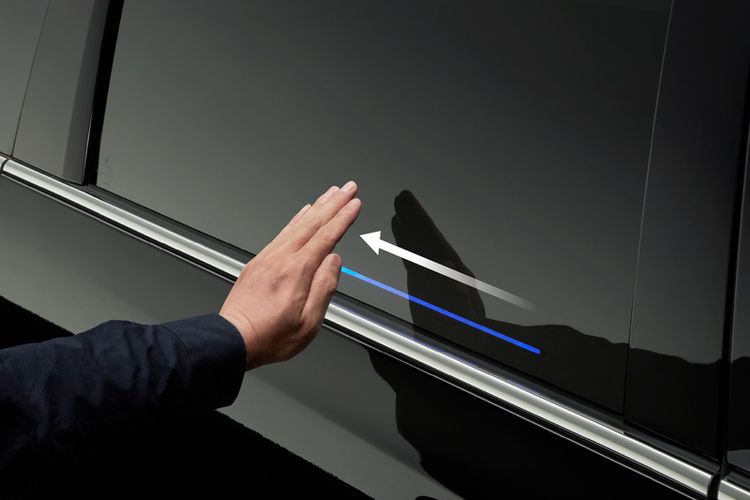 Honda Odyssey akan mendapatkan fitur baru gesture control sliding door yang diklaim pertama di Jepang.