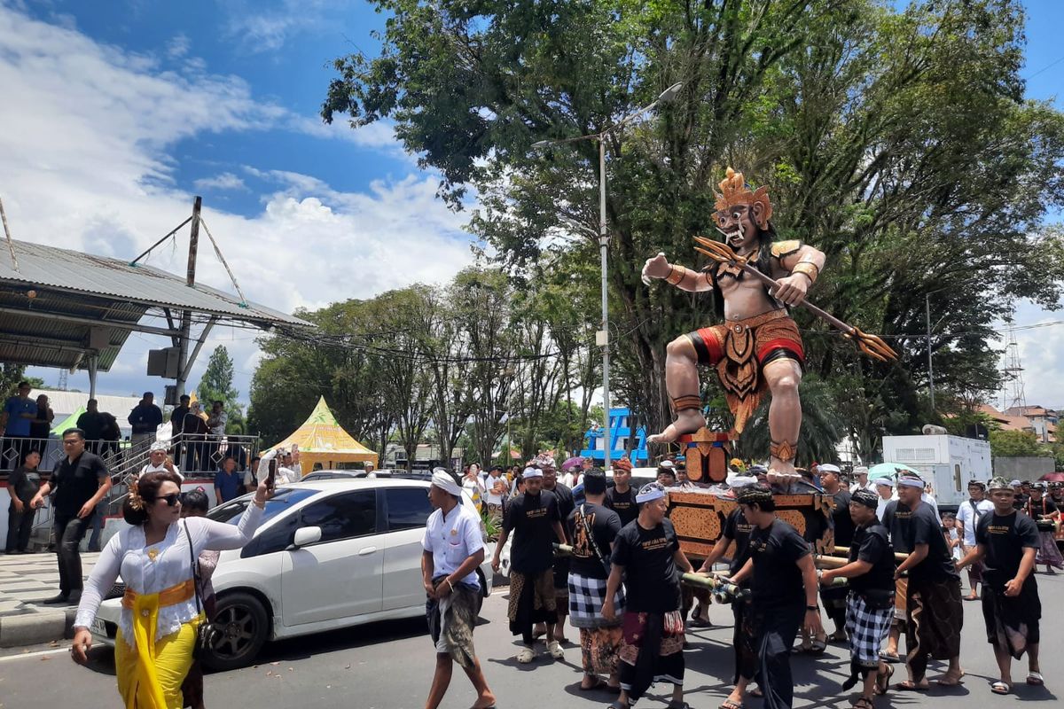 Jelang Hari Raya Nyepi, Umat Hindu di Kota Manado Gelar Pawai Ogoh-ogoh