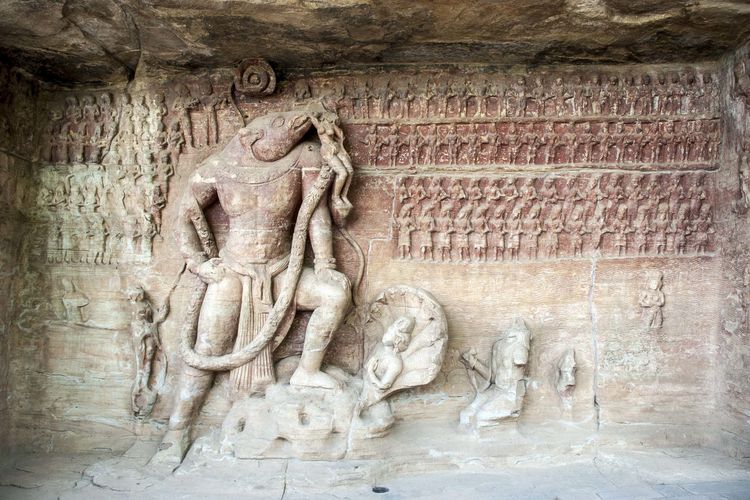 Salah satu Varaha Panel yang terdapat di Gua nomor lima pada kompleks Gua Batu Udaigiri di Madhya Pradesh