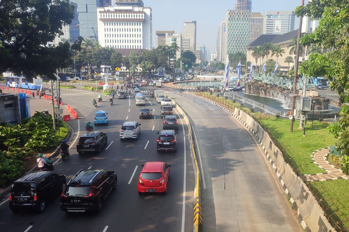 Ilustrasi Jalan Medan Merdeka Barat menuju Sudirman yang ramai Lancar, Rabu (3/7/2024).