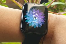 Membuka Kotak Kemasan Oppo Watch, Arloji Pintar Baru Oppo