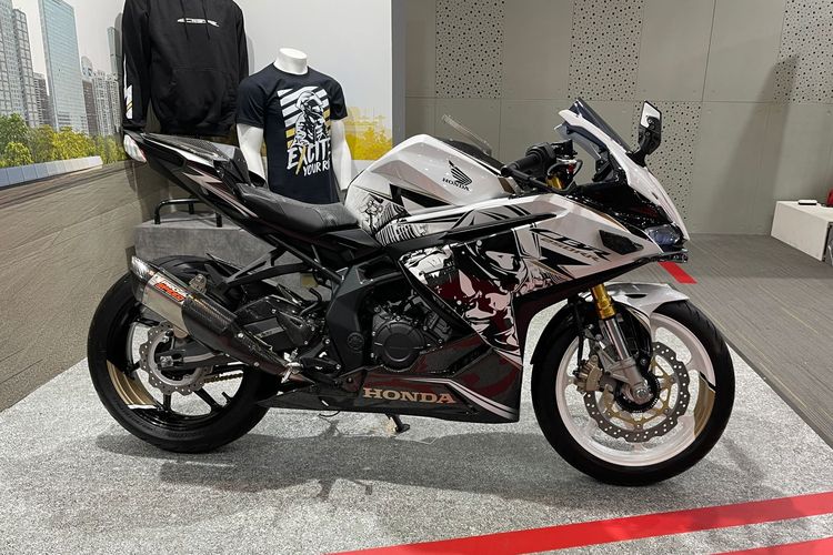 Modifikasi New Honda CBR250RR dengan konsep Street Sporty