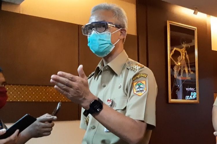 Gubernur Jawa Tengah Ganjar Pranowo saat ditemui usai rapat di Kantor Gubernur Jateng, Senin (13/7/2020).