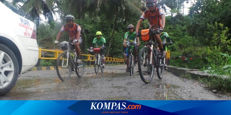 Jelajah Sepeda  Lewati Jalan Rusak  dari Tarutung