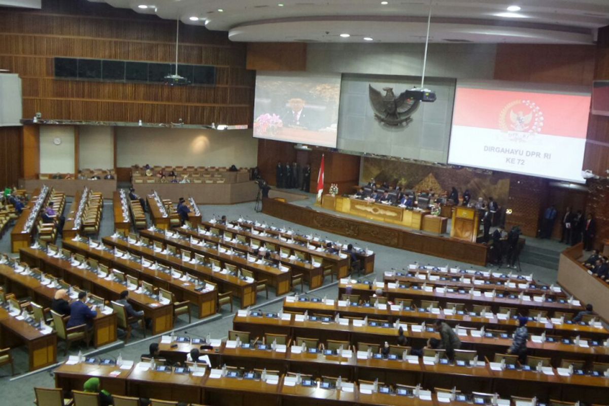 Sidang paripurna DPR