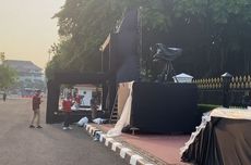 Tiga Videotron Dipasang di Depan Istana Merdeka untuk Acara Pisah Sambut Jokowi-Prabowo