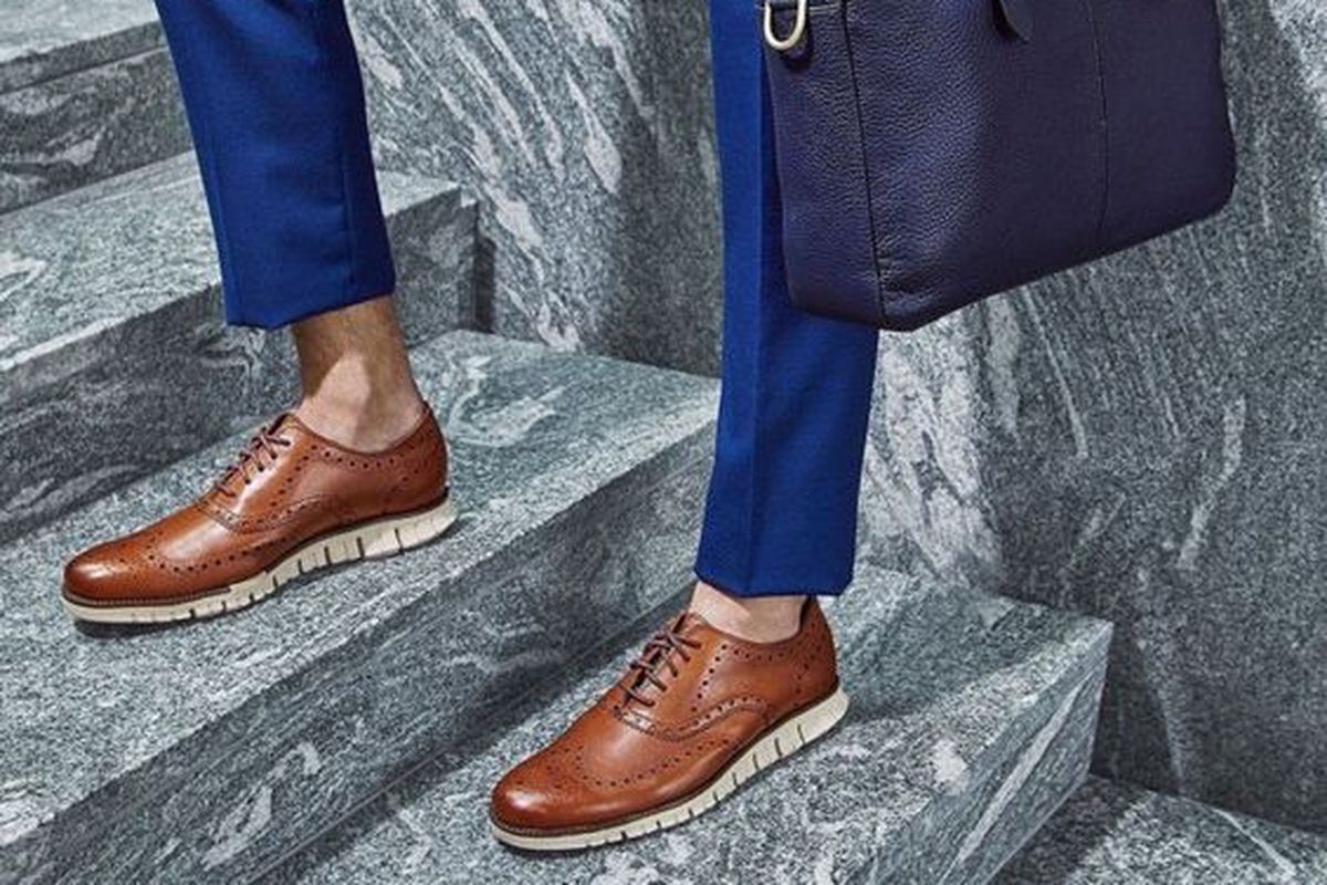 Sepatu Cole Haan Zerogrand dengan bagian atas kulit dan sol karet