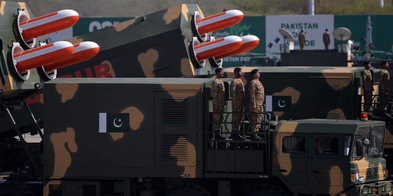 Rudal penjelajah Babur ketika dipamerkan dalam Parade Militer Pakistan 23 Maret 2017.
