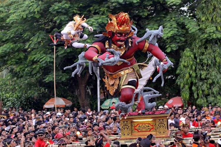 Ilustrasi pawai Ogoh-ogoh di Denpasar, Bali untuk memperingati Hari Raya Nyepi