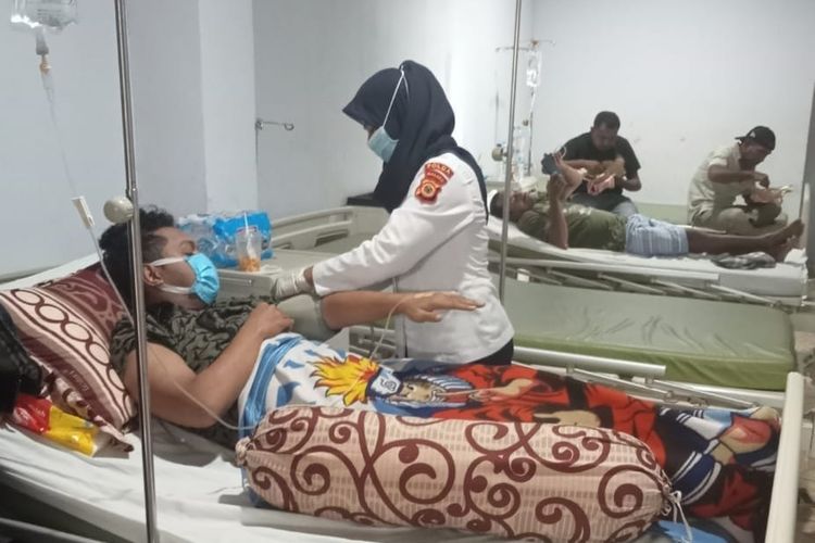 Fenly Likumahua, anggota Brigade DPD Partai Hanura Maluku harus menjalani perawatan di rumah sakit setelah dikeroyok sejumlah ornag di rumah dinas Wakil Gubernur Maluku, Minggu (1/1/2023)