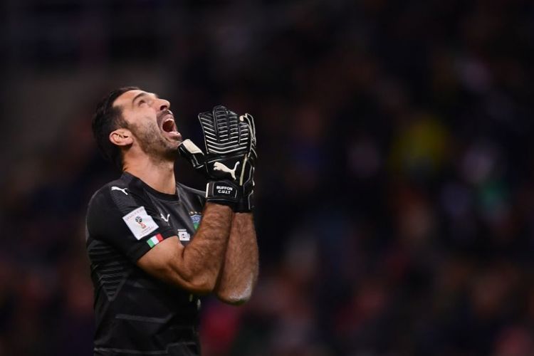 Italys goalkeeper Gianluigi Buffon reacts during the FIFA World Cup 2018 qualification football match between Italy and Sweden, on November 13, 2017 at the San Siro stadium in Milan. / AFP PHOTO / Marco BERTORELLO        (Photo credit should read MARCO BERTORELLO/AFP/Getty Images)