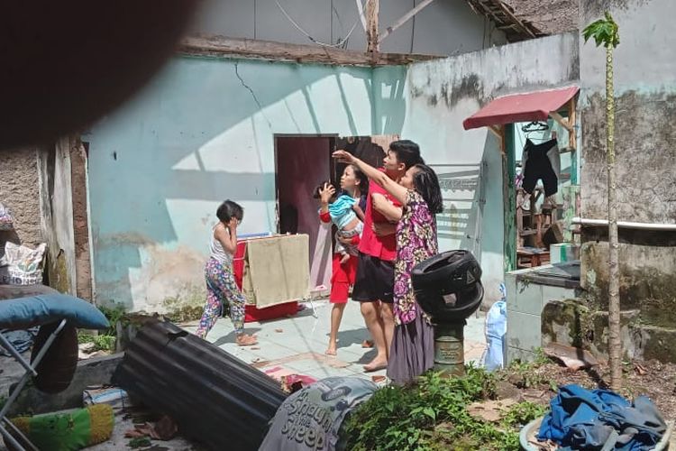 Gempa bermagnitudo 5,6 mengguncang Kabupaten Cianjur, Jawa Barat, Senin (21/11/2022).