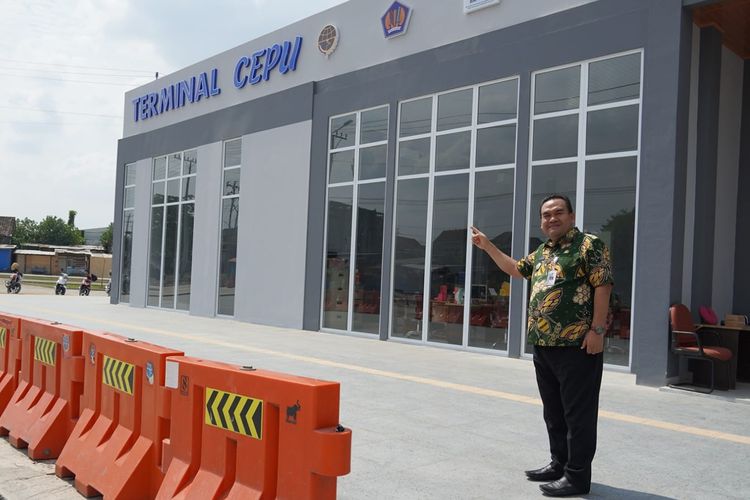 Bupati Blora Arief Rohman melakukan kunjungan ke Terminal Bus Cepu, Blora, Kamis (13/6/2024). 