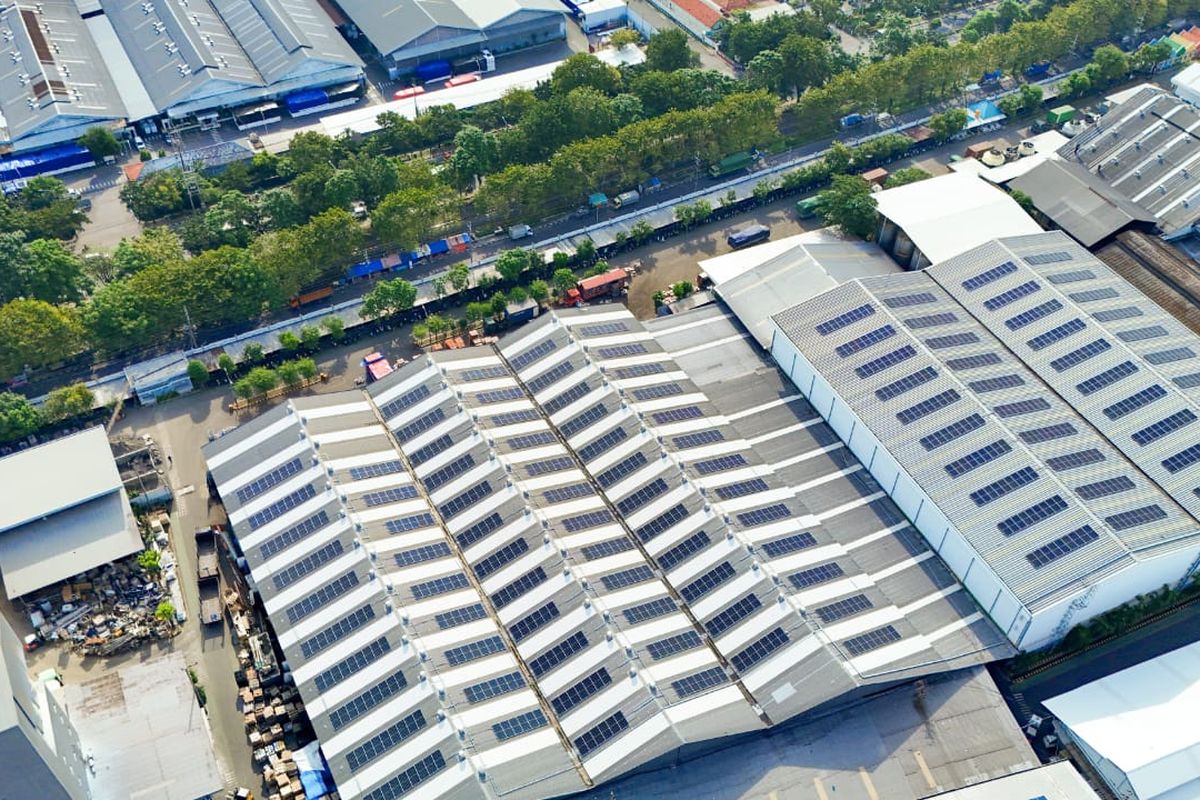 Ilustrasi Pembangkit Listrik Tenaga Surya (PLTS) Atap Avian Brands