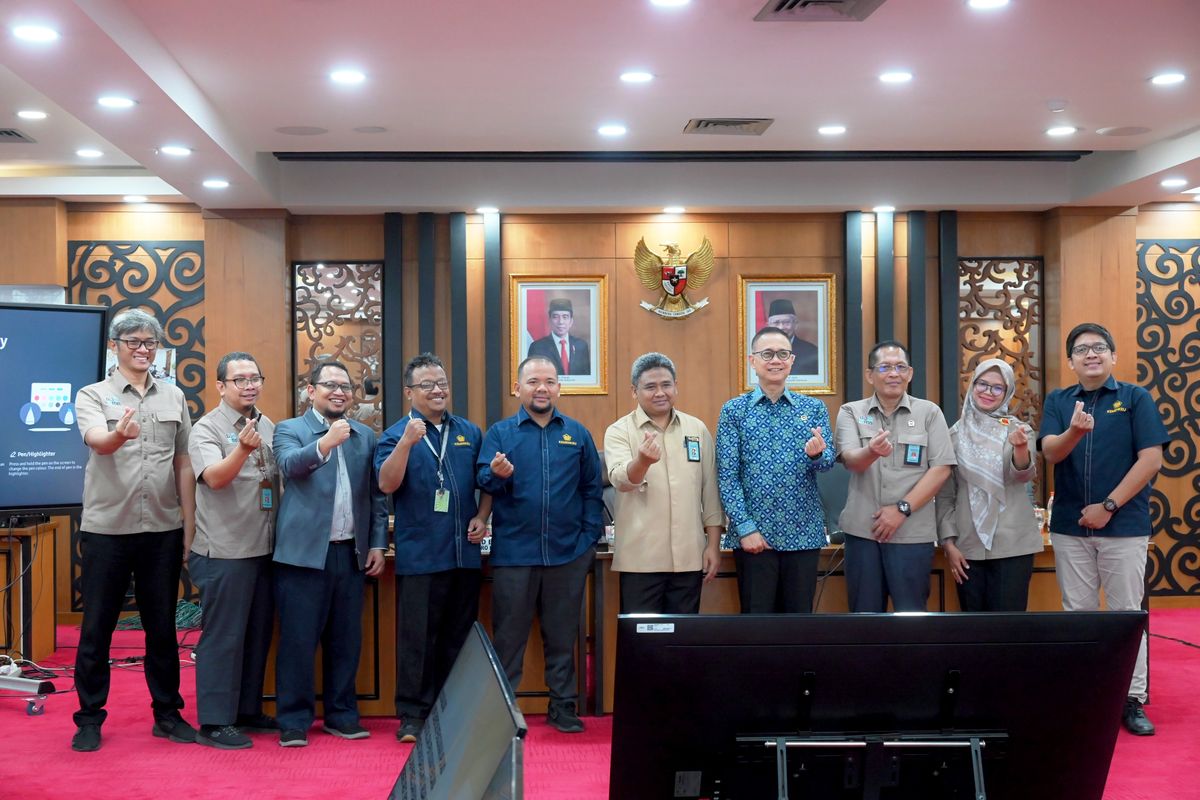 Deputi Administrasi Setjen DPR RI Sumariyandono di acara Sosialisasi Dan Implementasi Penggunaan Aplikasi ?Digitall? dan Penyusunan Rencana Kebutuhan Barang Milik Negara (RKBMN) Dalam Pengelolaan BMN Setjen DPR RI? di Kompleks Senayan, DPR RI, Jakarta, Rabu (28/2/2024).