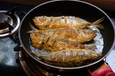 Resep Ikan Kembung Kecap, Goreng di Wajan Antilengket