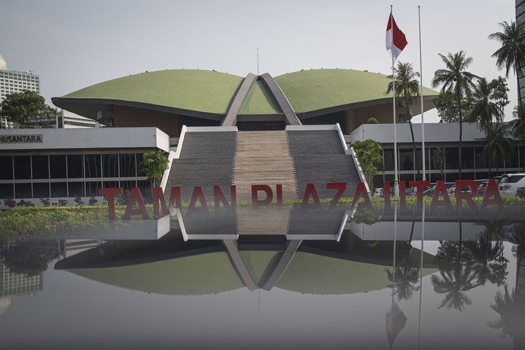 Suasana kompleks Parlemen, Senayan, Jakarta, Rabu (14/7/2021). ANTARA FOTO/Aditya Pradana Putra/wsj.
