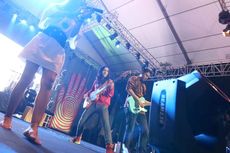 Barasuara Hibur Penggemar di Synchronize Fest 2017