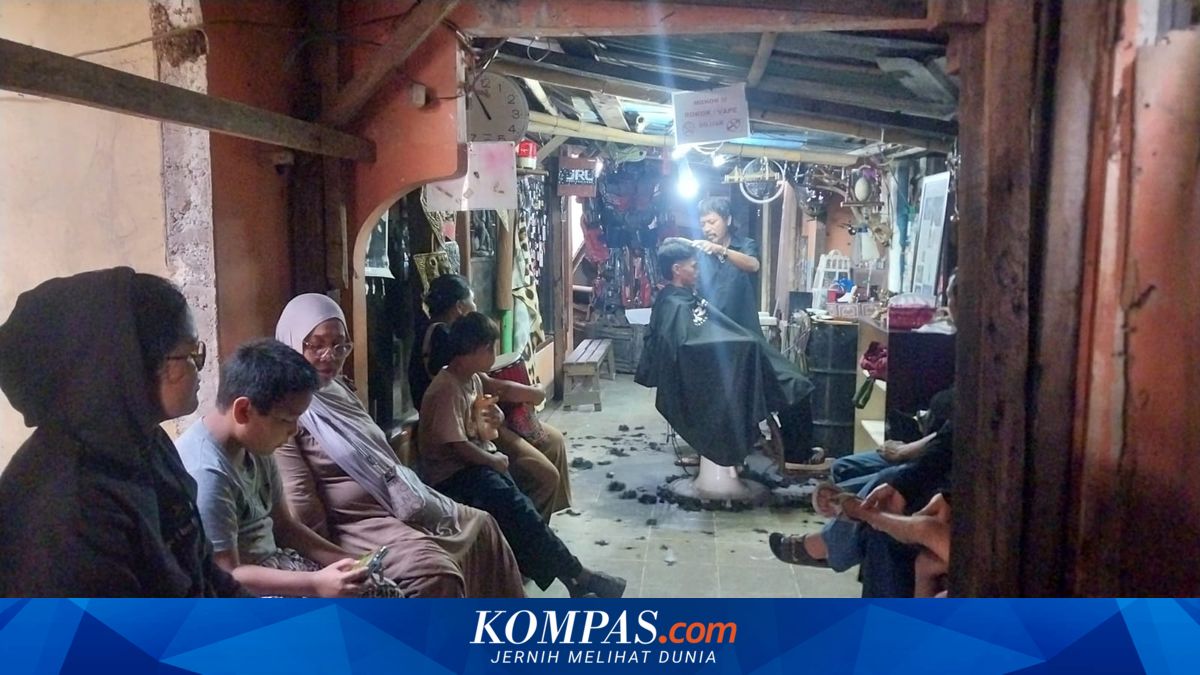 Bukan Cuma Murah, Kenapa Pelanggan Tetap Balik ke Cukur Rp 5.000 di Bogor?
