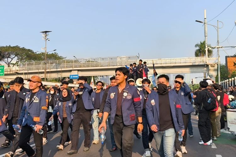 Daftar Tuntutan Demo Mahasiswa di DPR Hari Ini: dari BBM, MBG, hingga Supremasi Sipil