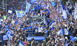 BERITA FOTO: Pawai Persib Juara Liga 1 2024-2025, Bandung Lautan Biru 