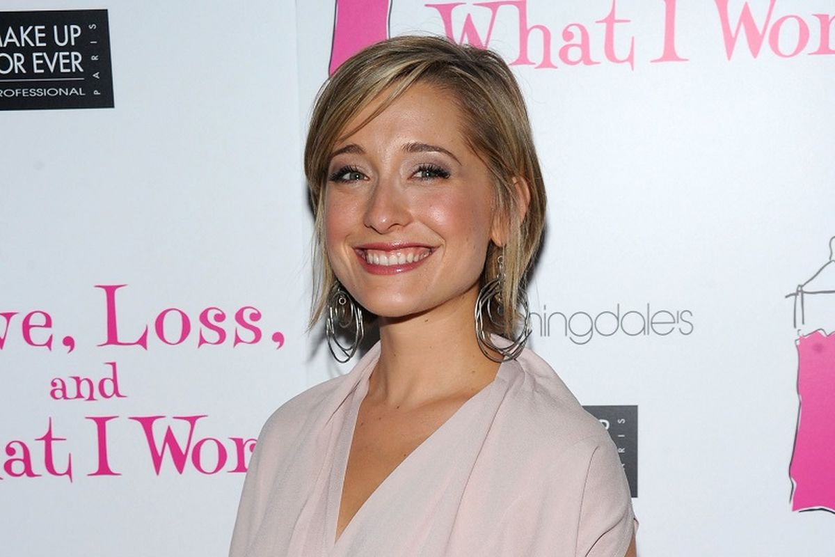 Aktris Allison Mack menghadiri sebuah acara di New York City, pada 29 Juli 2010.