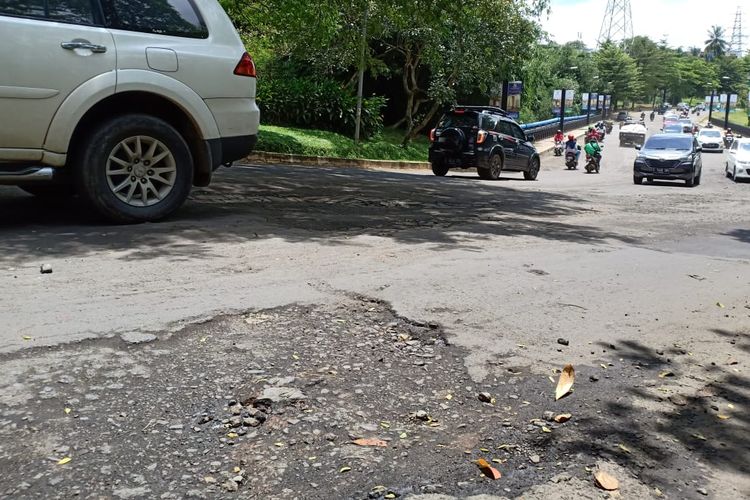 Kondisi Jalan Boulevard Grand Depok City, Depok, Rabu (13/3/2019).