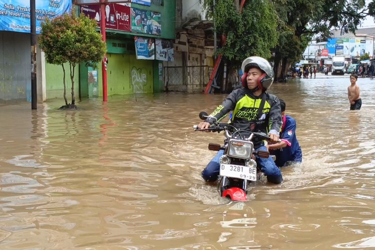 BMKG Prediksi Hujan Lebat Masih Mengguyur Jawa Barat Tiga Hari ke Depan