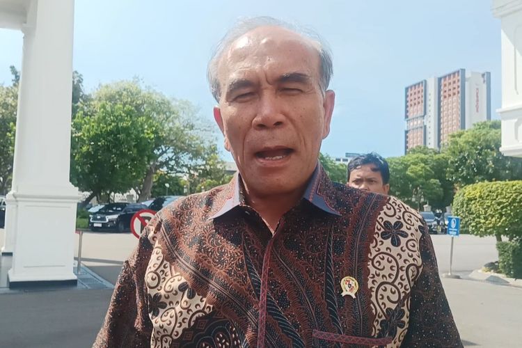 Kepala BSSN Hinsa Siburian di Istana Kepresidenan, Jakarta, Jumat (28/6/2024).