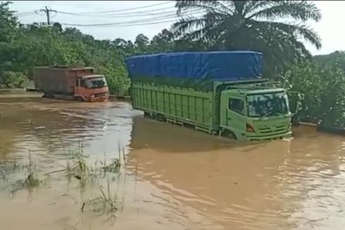 Terendam Banjir, 2 Ruas Jalan Utama di Kota Bengkulu Ditutup Polisi
