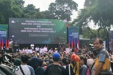 Ketika Jokowi Membuat Menteri hingga Artis Duduk Lesehan di Panggung MRT...