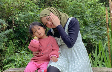 Ajak Anak Teddy Pardiyana Jalan-jalan, Sikap Putri Delina Jadi Sorotan